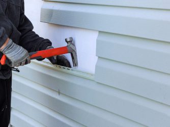 5 Risks of DIY Siding Replacement